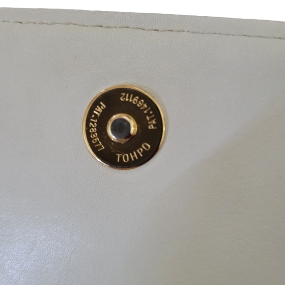 SOLD Valentino Garavani Cream Leather Crossbody Bag Clutch Bag - Picture 9 of 16